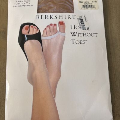 Berkshire Queen Control Top Pantyhose size 1X - 2X Sandalfoot Natural Tan Made U
